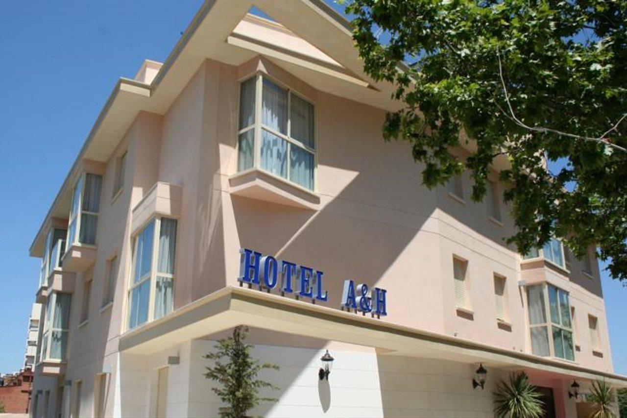 Hotel Suites Feria De Madrid Eksteriør billede